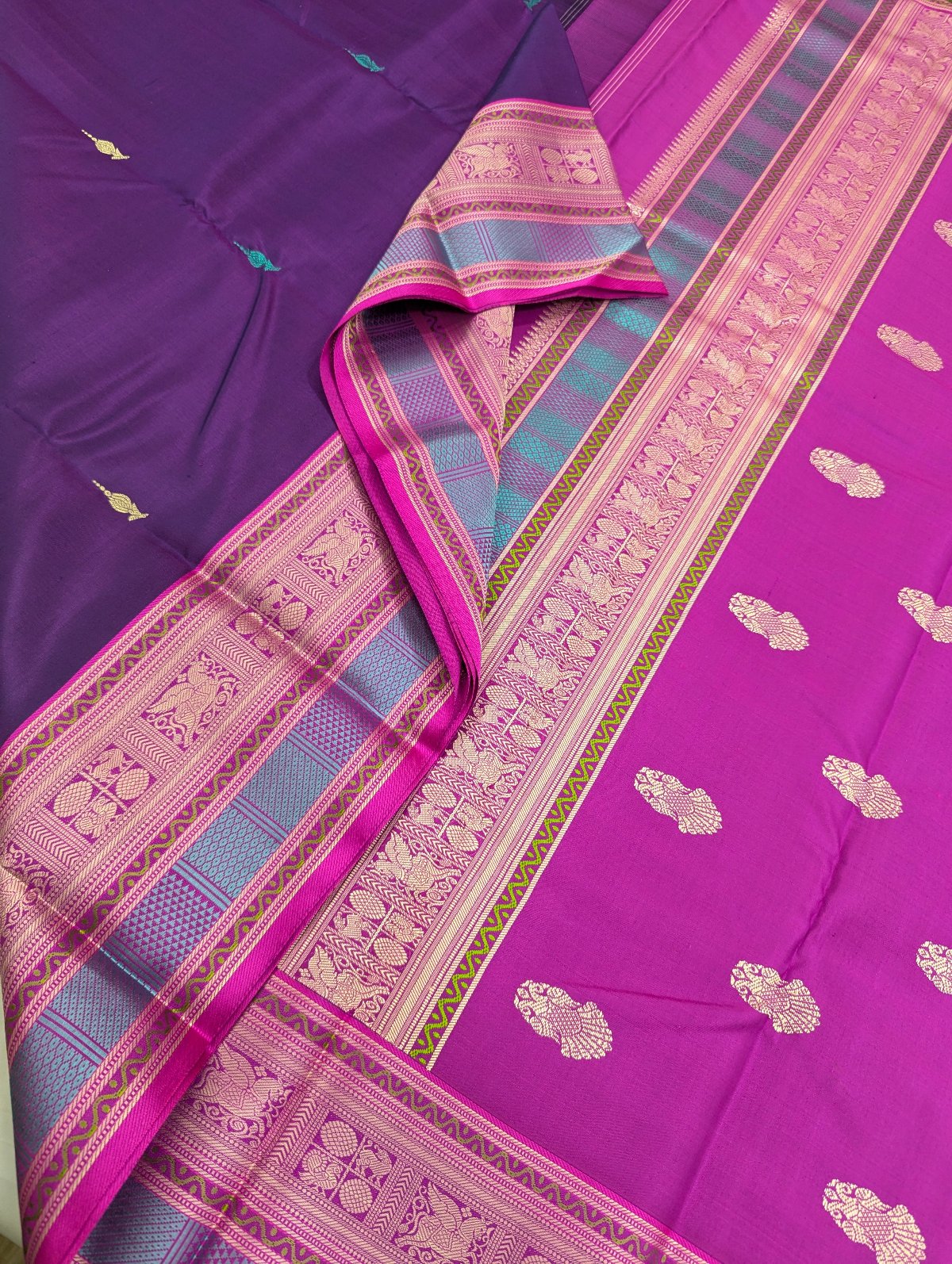 Pure Kanchipuram Magenta Handloom Silk Saree with Korvai Thread Border